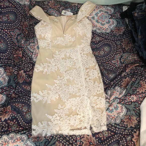 A’GACI Embroidered Off Shoulder Dress Taupe/Khaki Small - Picture 1 of 4